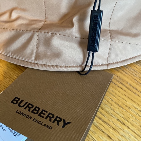 BURBERRY QUILTED BUCKET HAT, SIZE LARGE NWT - Picture 10 of 10